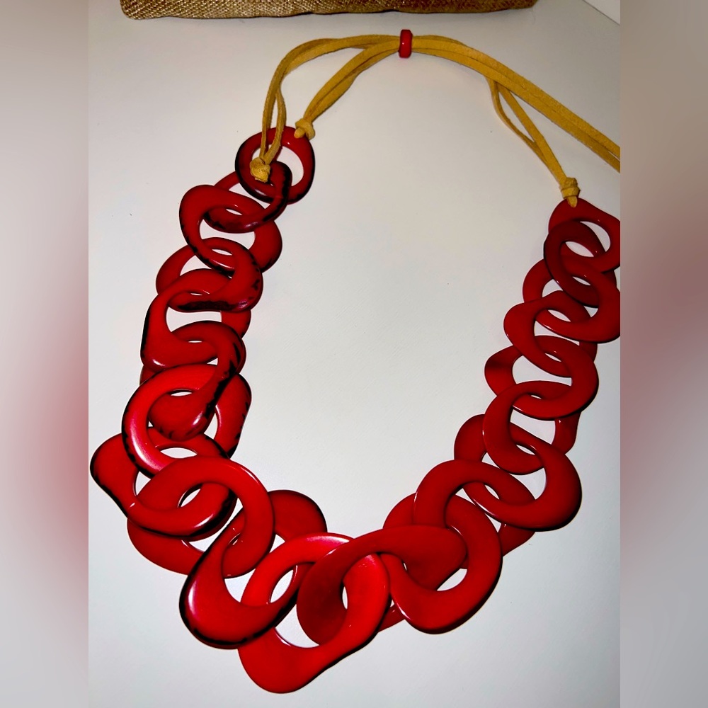 NEOT Petalura Red Necklace